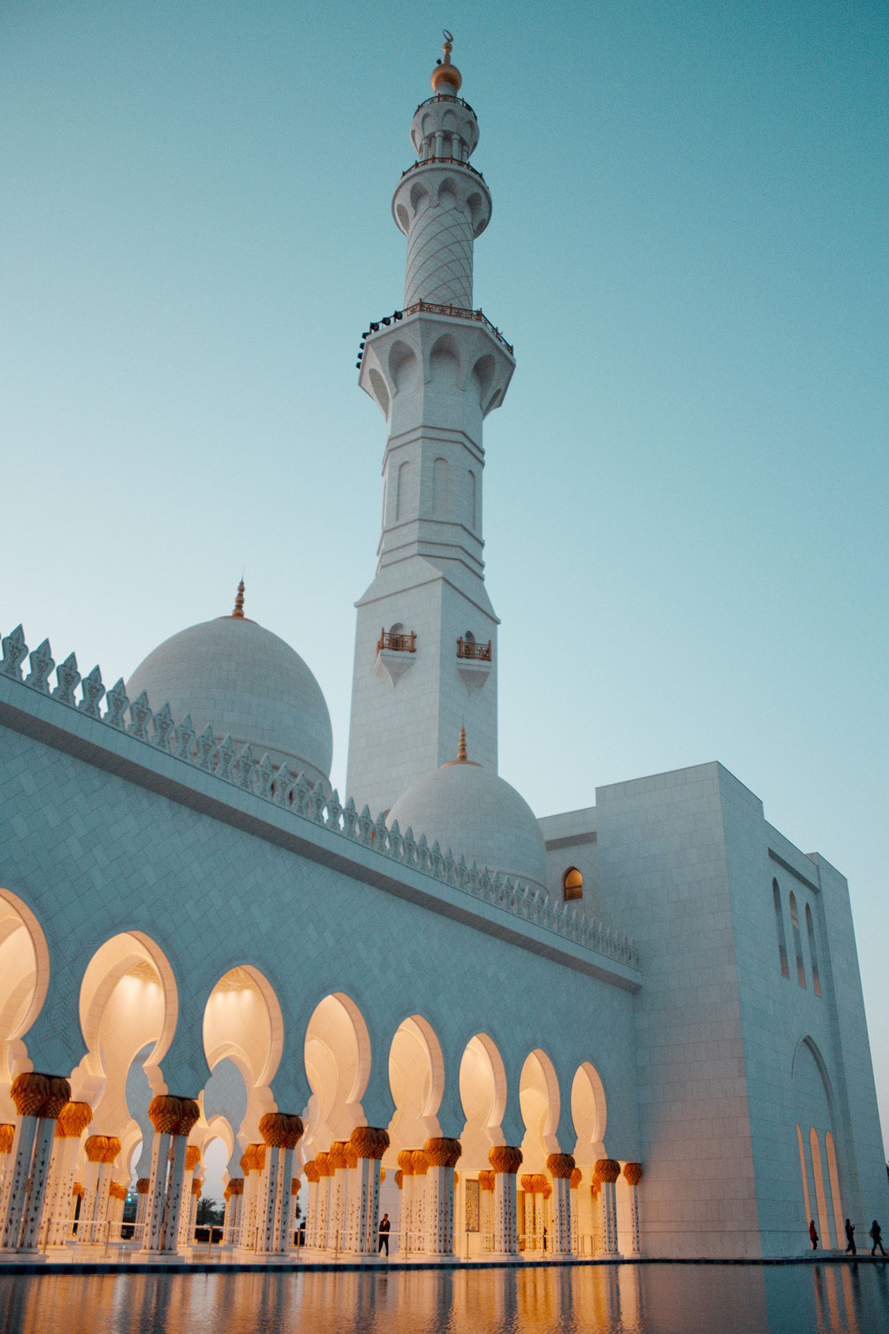 Арабские здания. Мечеть в Абу Даби. Абу Даби архитектура. Ранняя Исламская архитектура. Арабская архитектура.